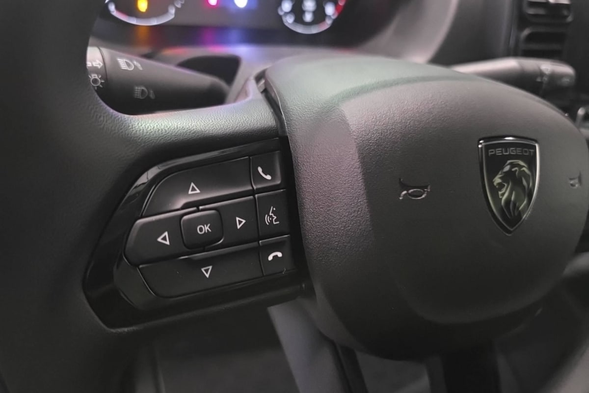 Peugeot BOXER FOURGON - Image 15