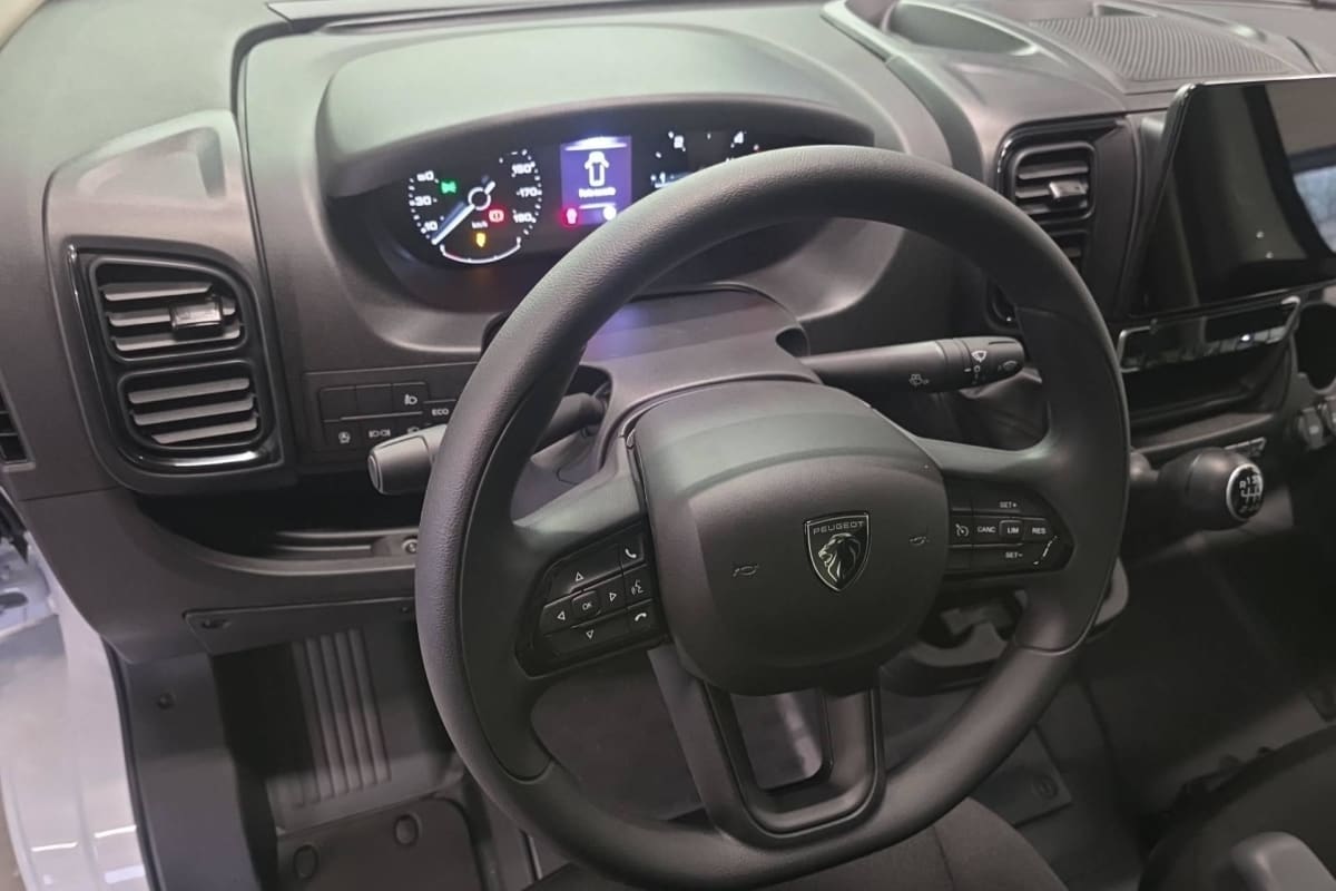 Peugeot BOXER FOURGON - Image 13