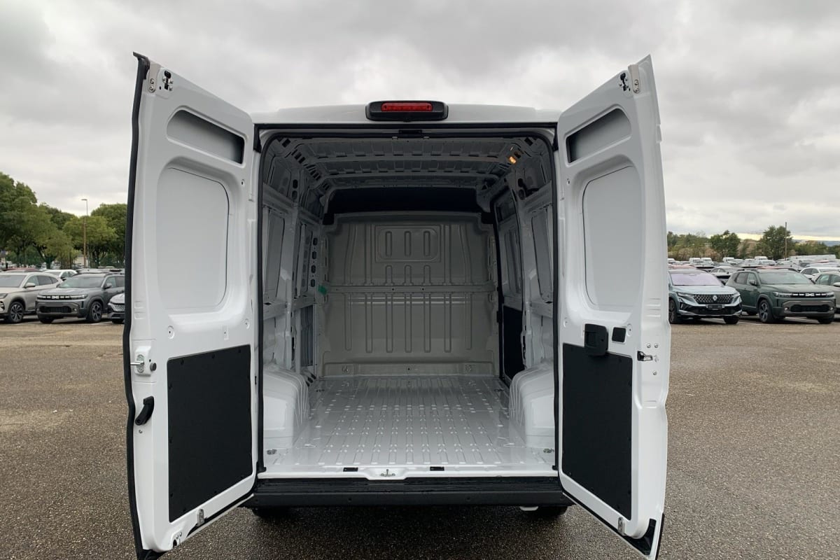 Peugeot BOXER FOURGON - Image 10