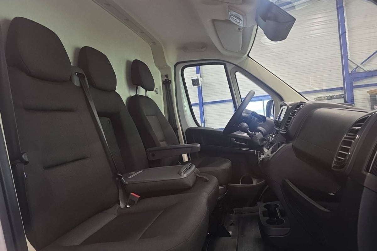 Peugeot BOXER FOURGON - Image 9