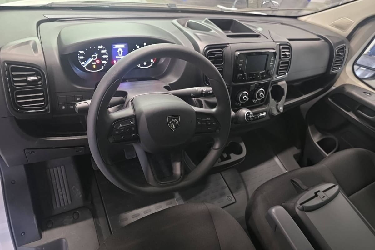 Peugeot BOXER FOURGON - Image 12