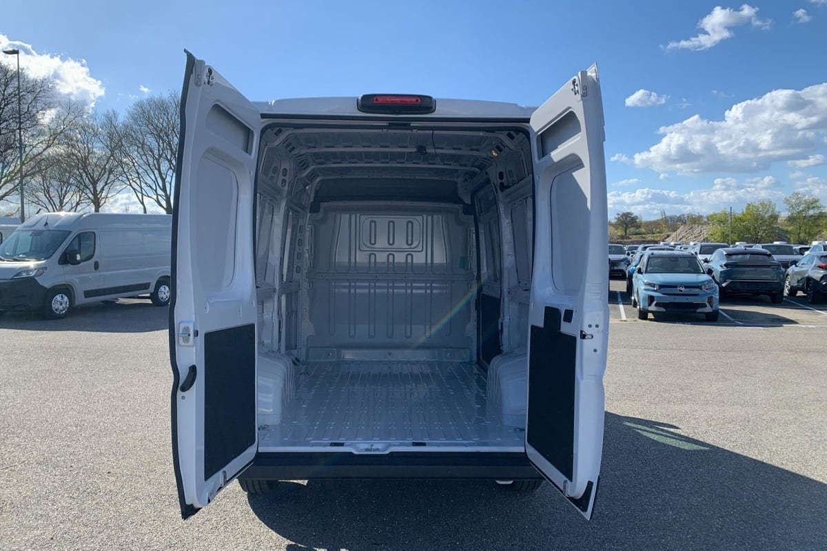 Peugeot BOXER FOURGON - Image 11