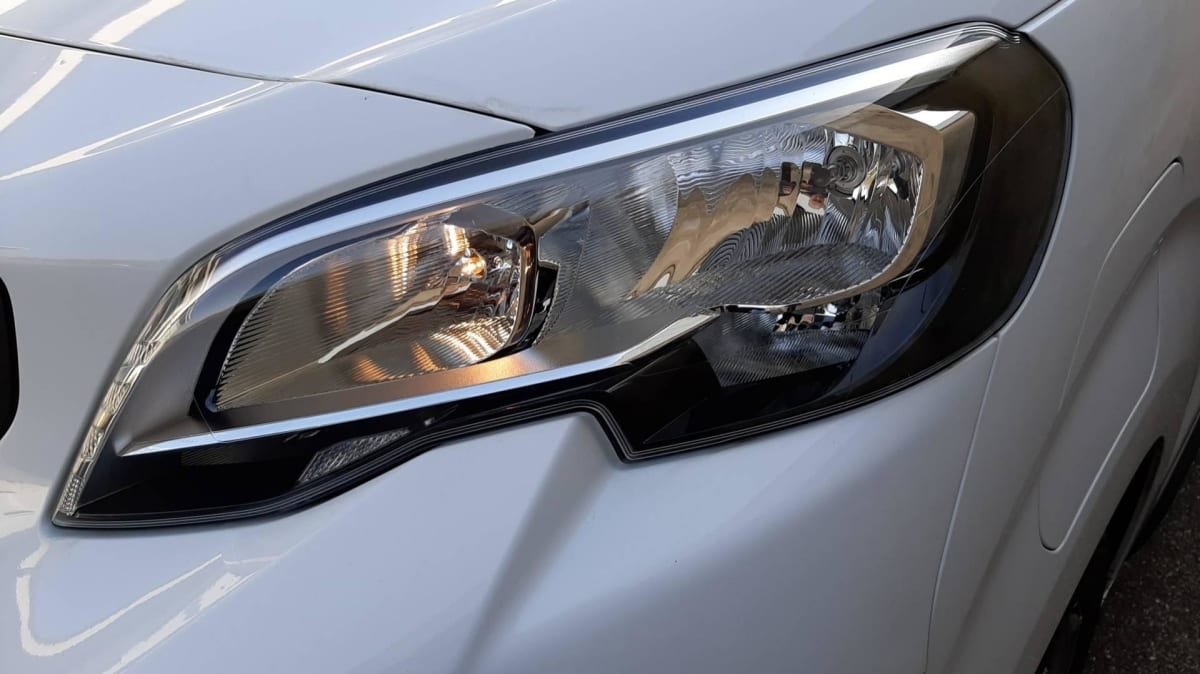 Peugeot E-EXPERT COMBI - Image 20