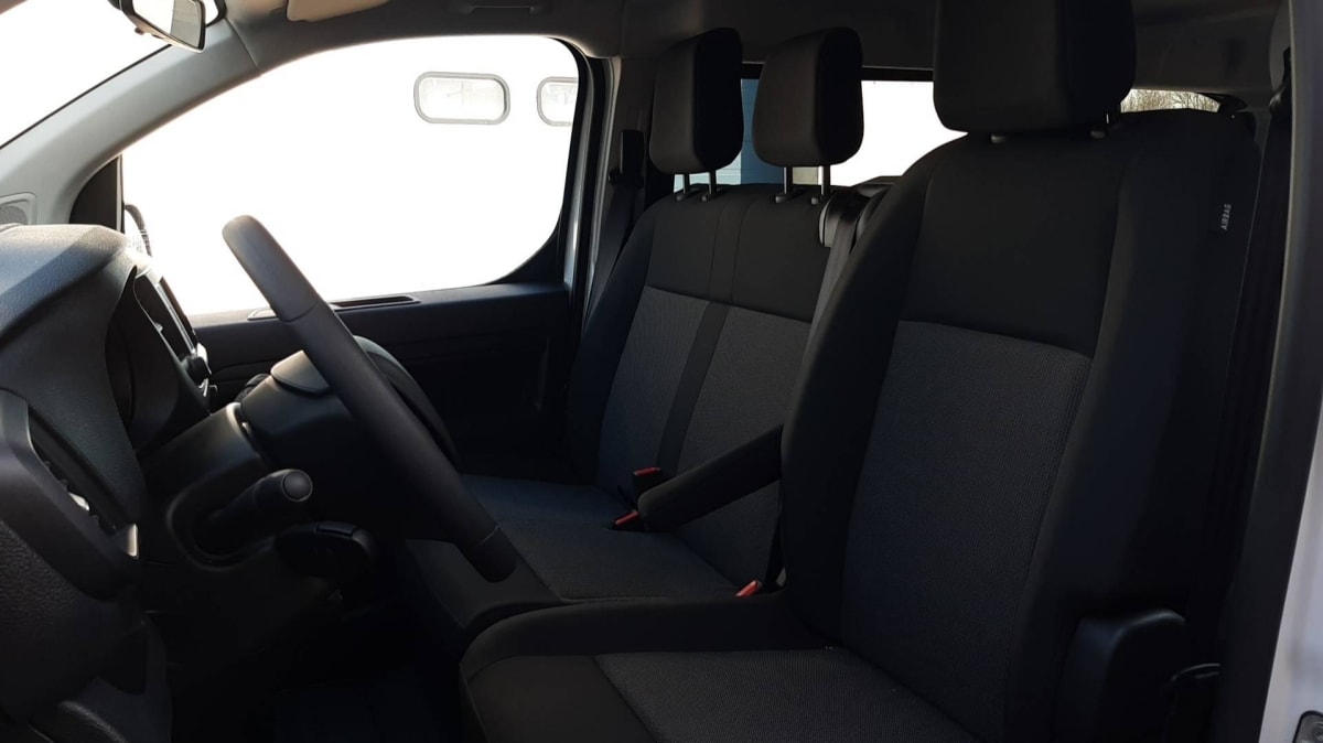 Peugeot E-EXPERT COMBI - Image 15