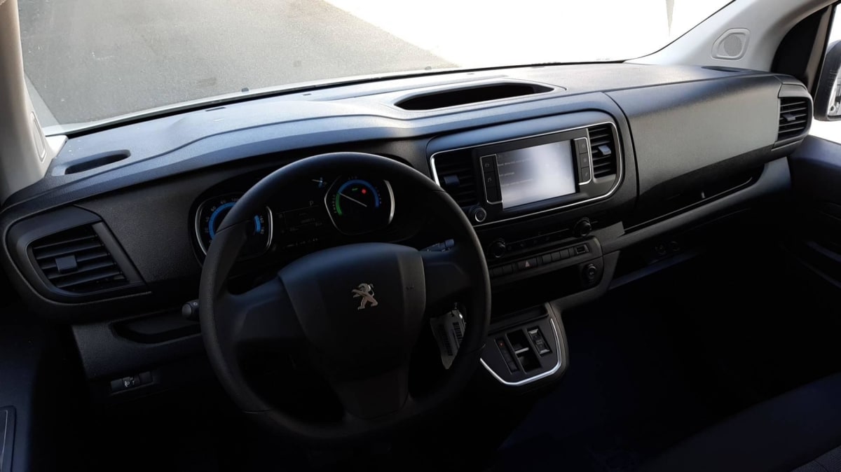 Peugeot E-EXPERT COMBI - Image 14