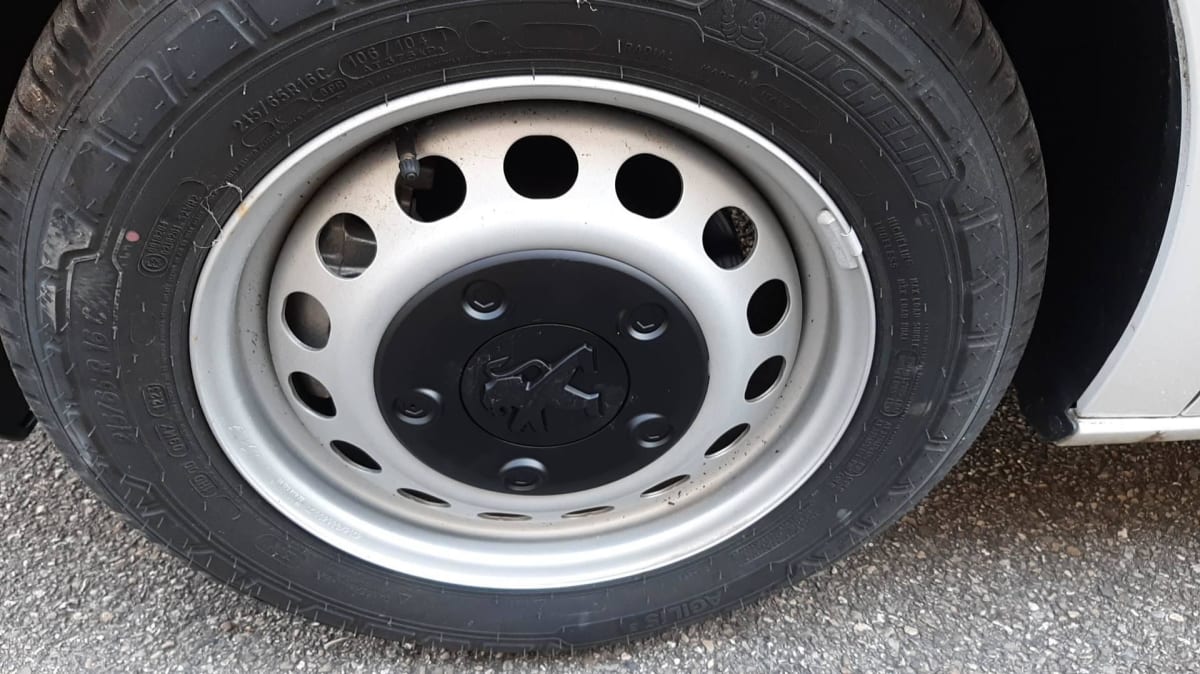 Peugeot E-EXPERT COMBI - Image 18