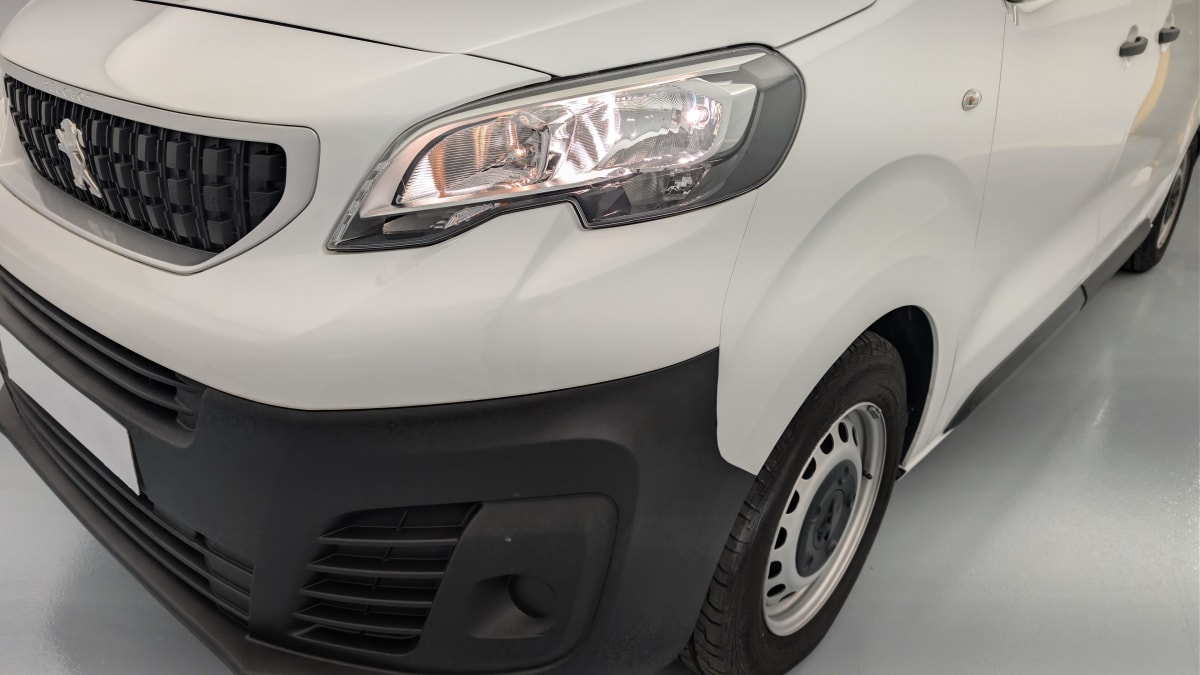 Peugeot E-EXPERT COMBI - Image 20