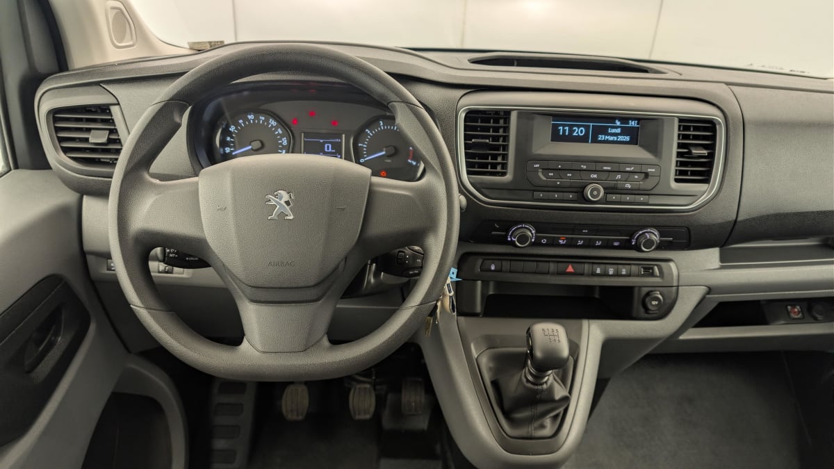 Peugeot E-EXPERT COMBI - Image 15