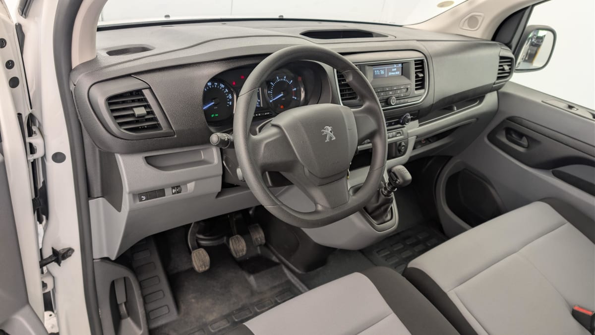 Peugeot E-EXPERT COMBI - Image 16