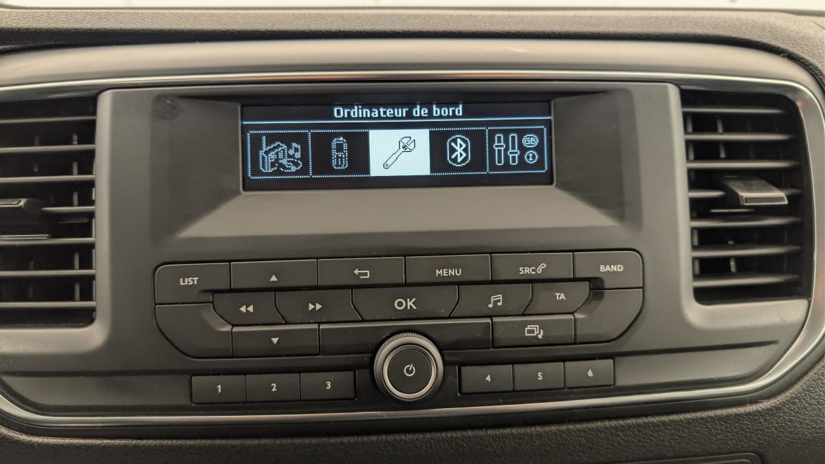 Peugeot E-EXPERT COMBI - Image 18