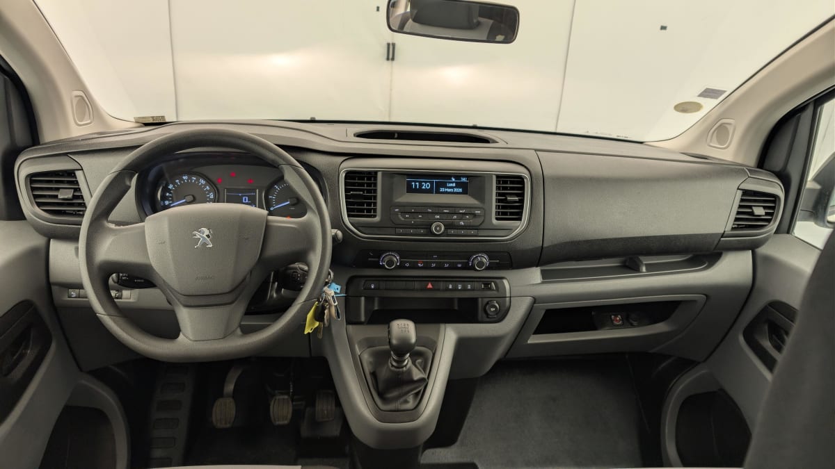 Peugeot E-EXPERT COMBI - Image 14