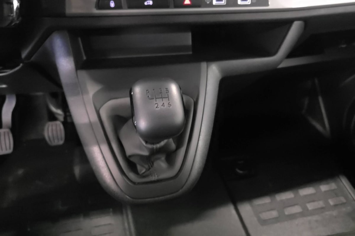 Peugeot Expert Fourgon - Image 16