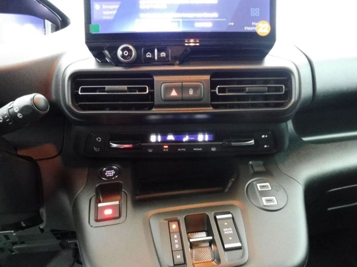 PEUGEOT PARTNER XL 950KG HDI 130CH EAT8