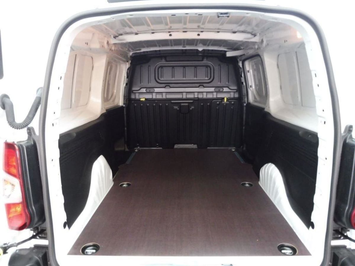 PEUGEOT PARTNER XL 950KG HDI 130CH EAT8