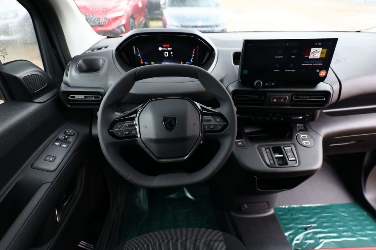 PEUGEOT PARTNER STANDARD 1.5 HDI 130 HP EAT8