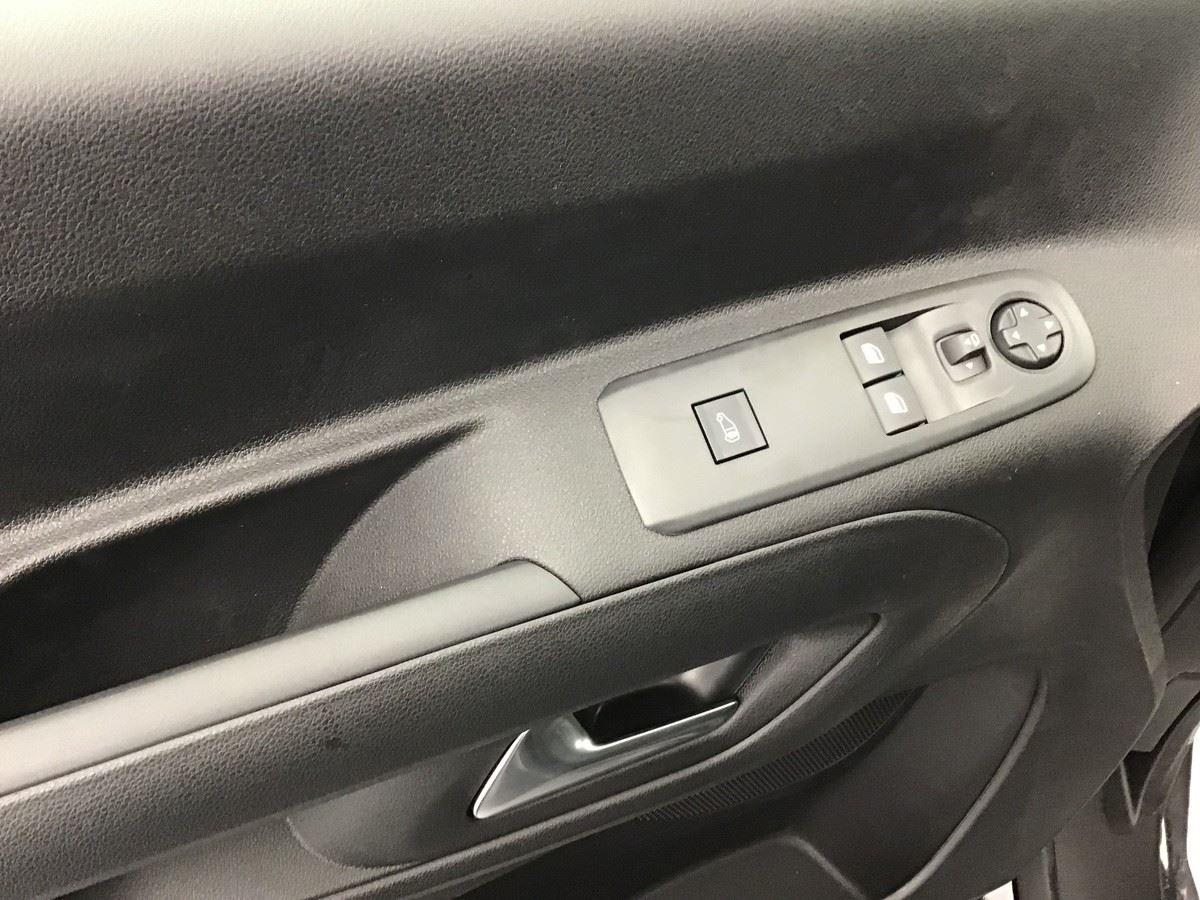 PEUGEOT PARTNER FOURGON M 650 KG HDI 130 EAT8