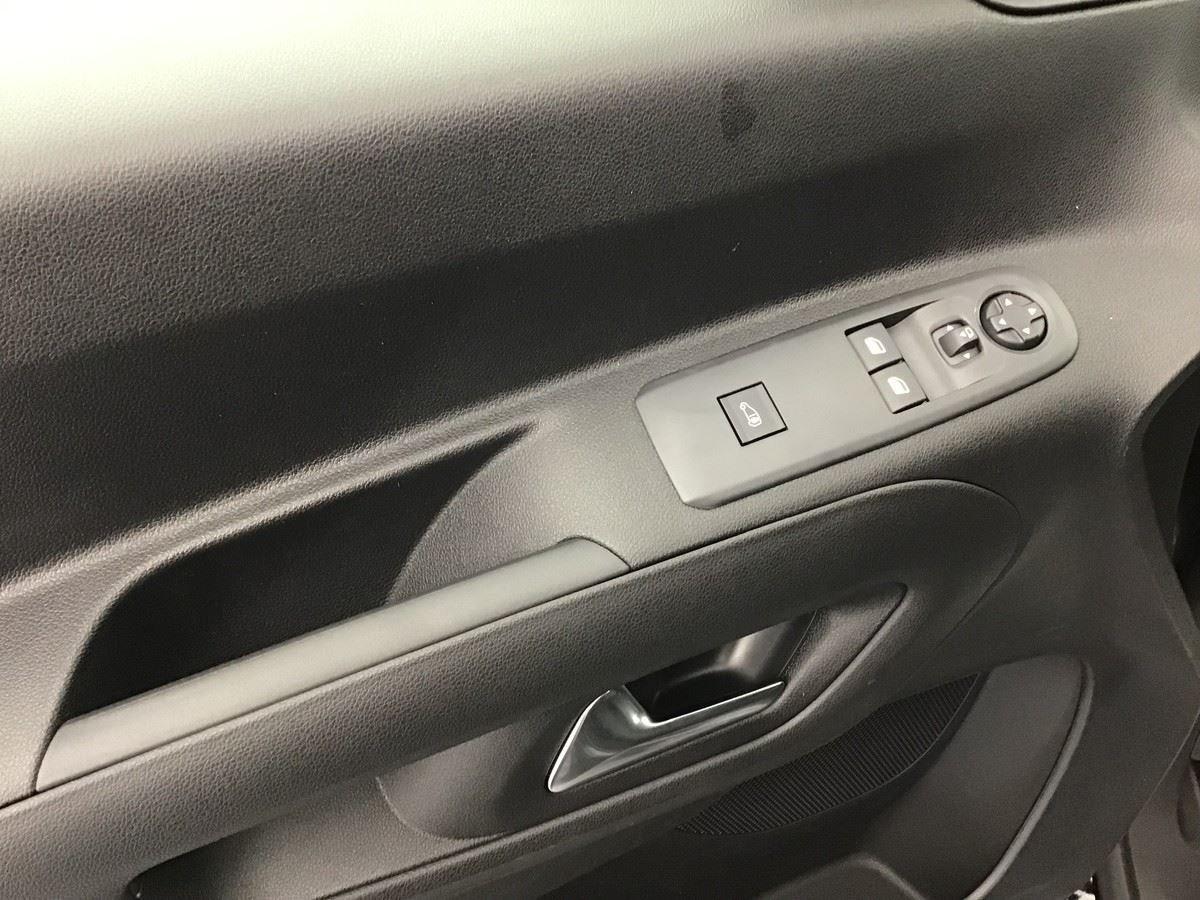 PEUGEOT PARTNER FOURGON M 1000 KG HDI 130 EAT8