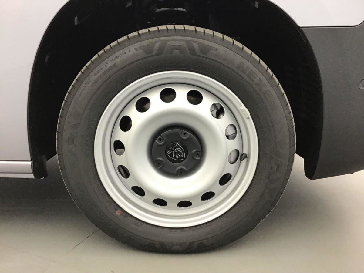 PEUGEOT PARTNER FOURGON M 650 KG HDI 130 EAT8