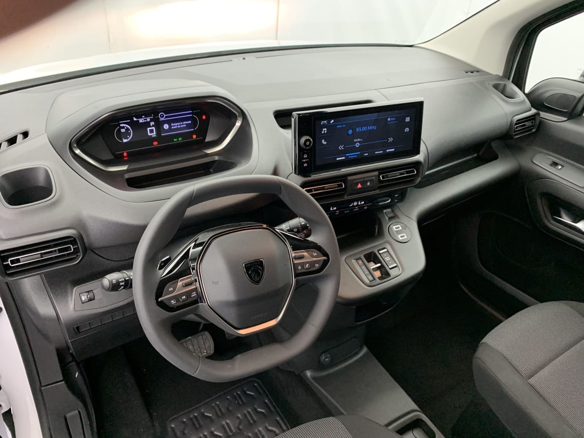 PEUGEOT PARTNER FOURGON XL 950 KG HDI 130 EAT8 BLANC ICY 30000338902 PEUGEOT PARTNER FOURGON XL 950 KG HDI 130 EAT8 BLANC ICY 30000338902