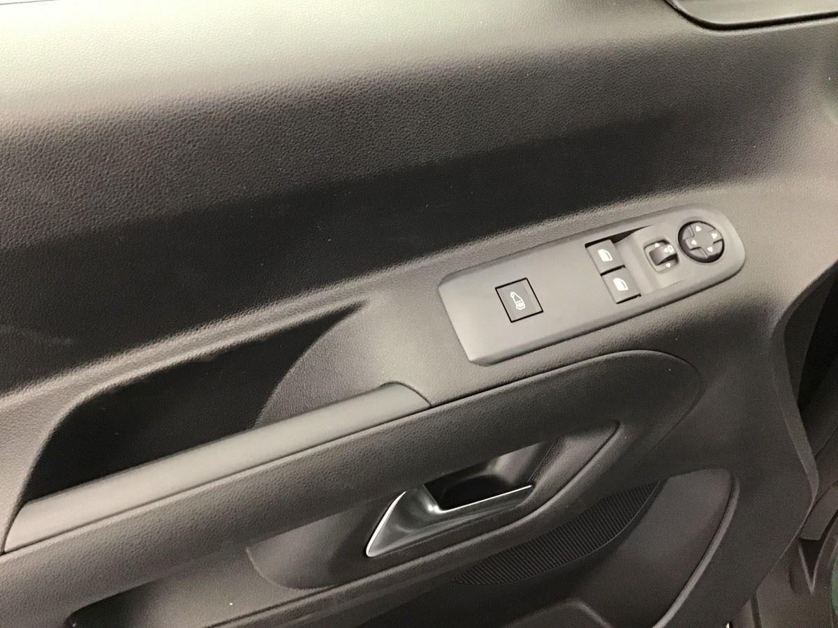 PEUGEOT PARTNER STANDARD LIGHT 650 KG VAN 1.5 HDI 130