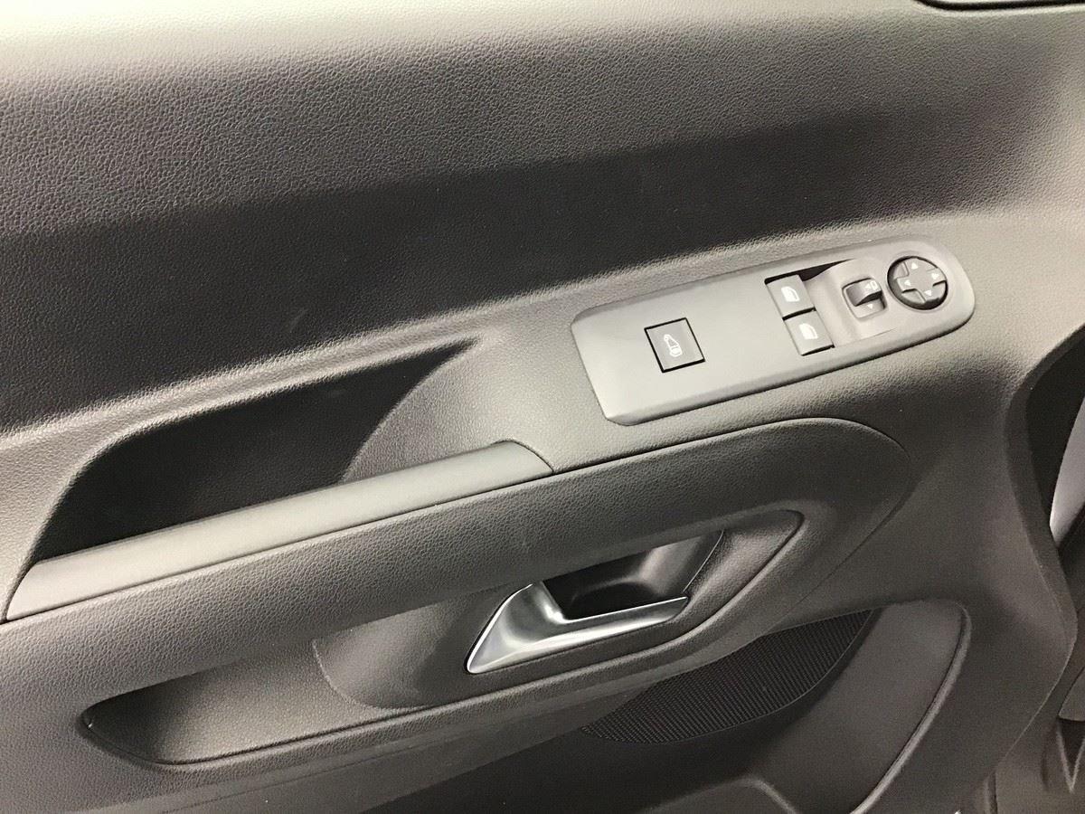 PEUGEOT PARTNER STANDARD LIGHT 650 KG VAN 1.5 HDI 130