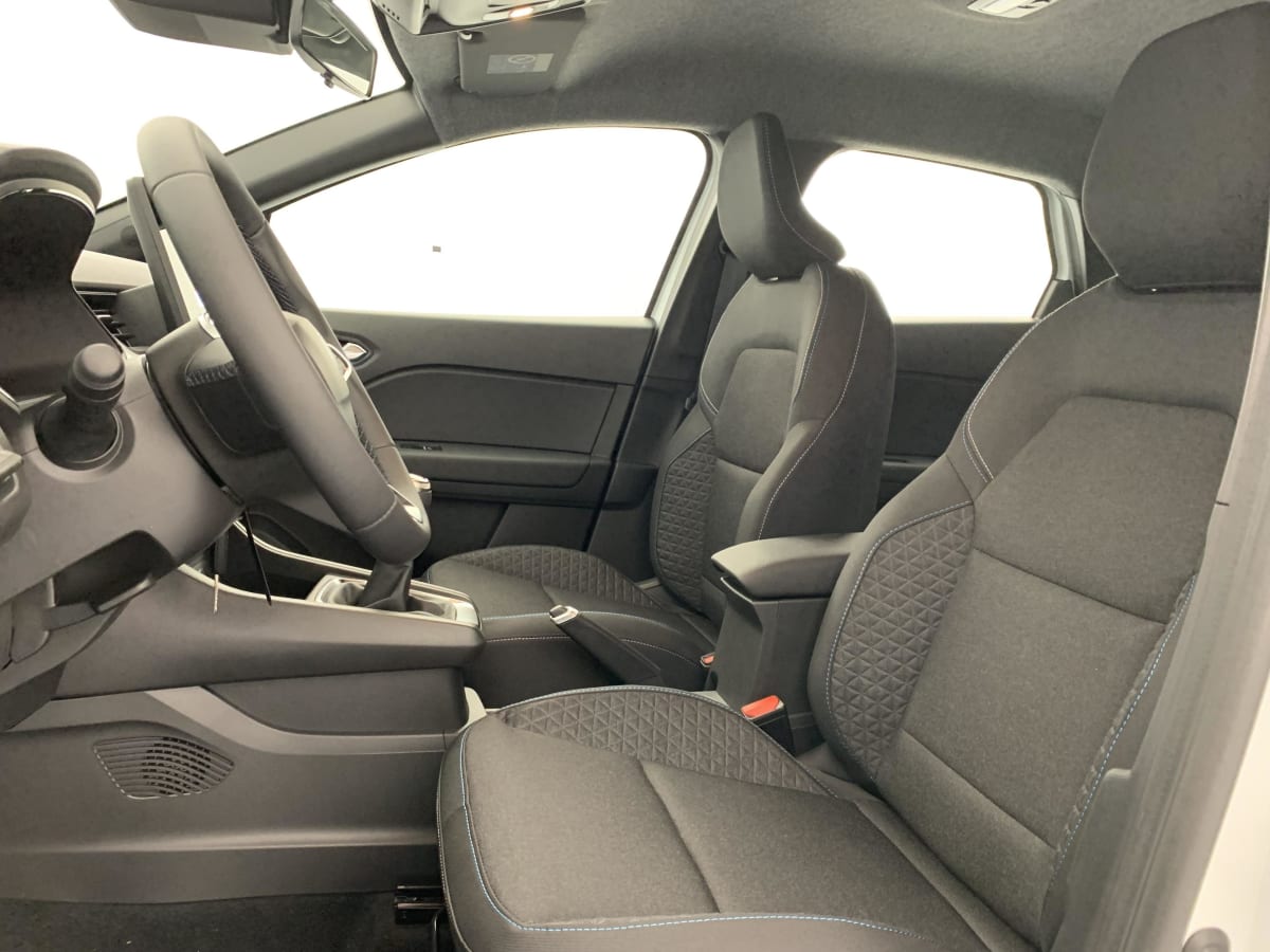 Renault Captur - Image 23