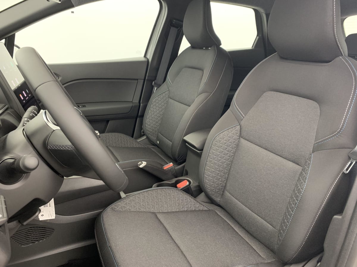 Renault Captur - Image 41