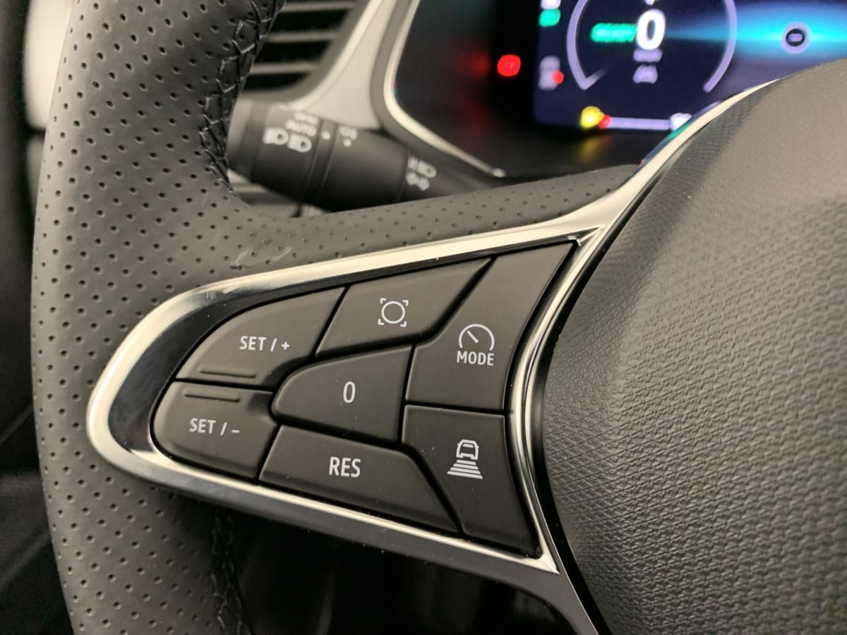 Renault Captur - Image 40