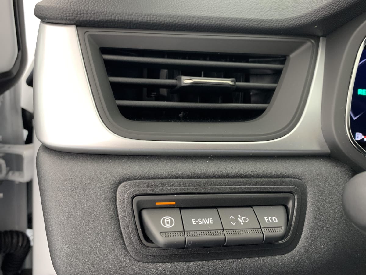 Renault Captur - Image 40