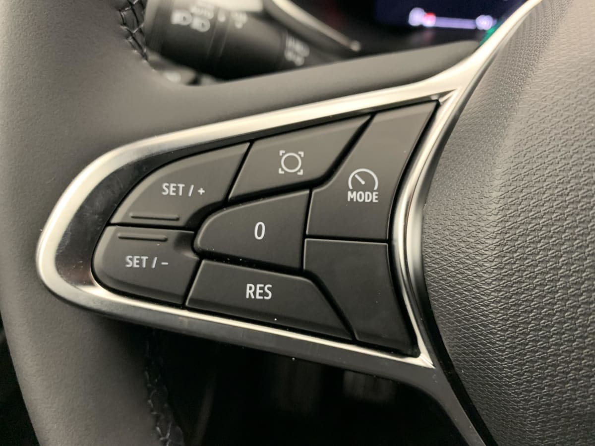 Renault Captur - Image 35
