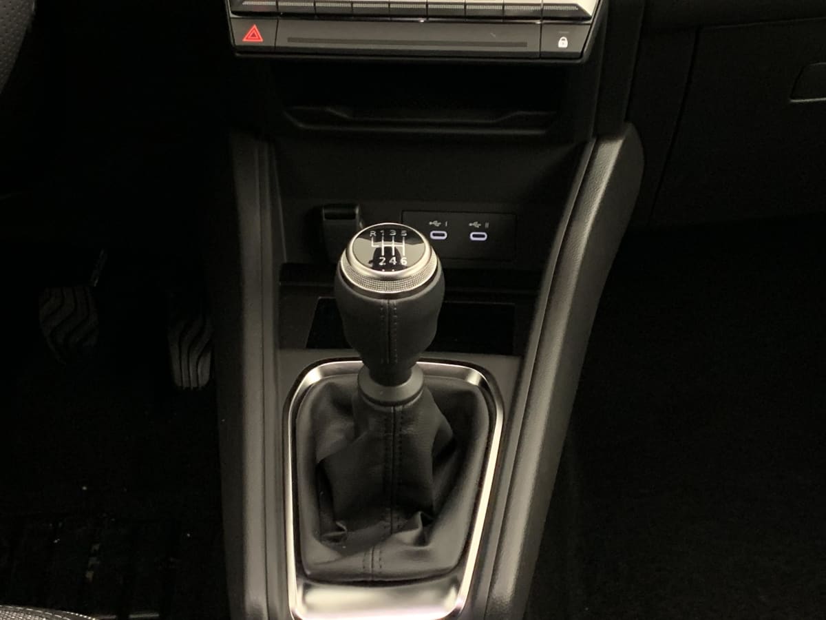 Renault Captur - Image 68
