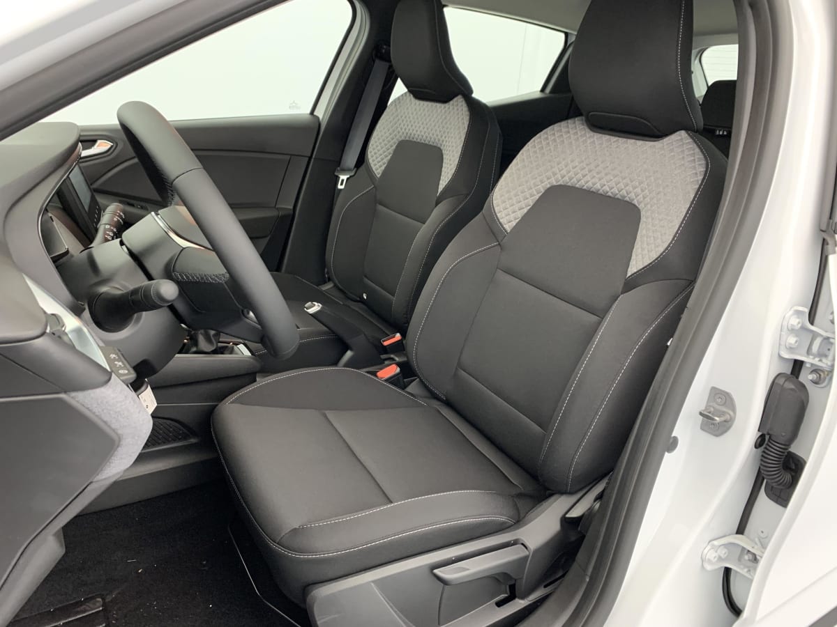 Renault CLIO 5 - Image 21