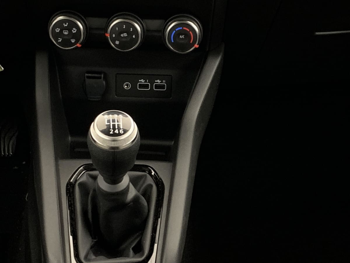 Renault CLIO 5 - Image 15