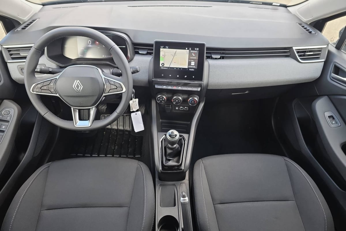Renault CLIO 5 - Image 24