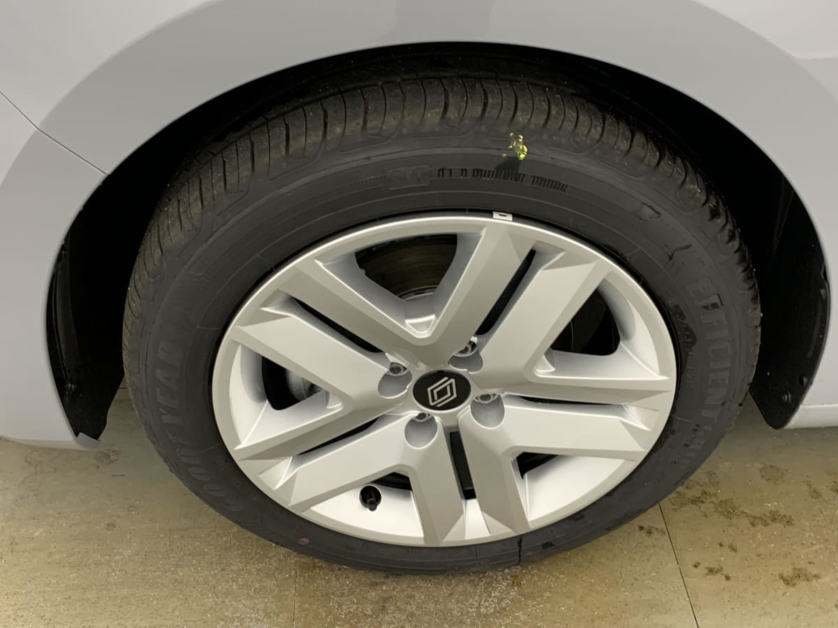 Renault CLIO 5 - Image 21