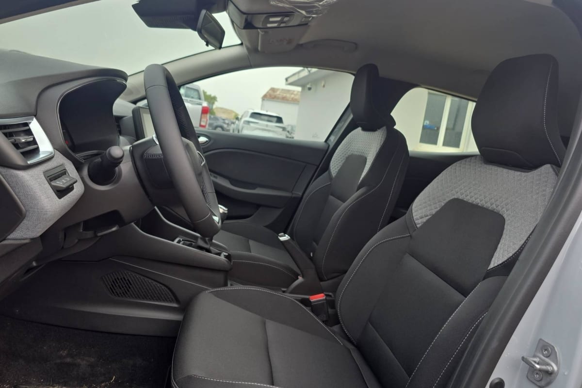 Renault CLIO 5 - Image 22
