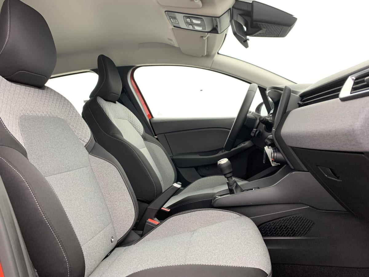 Renault CLIO 5 - Image 9