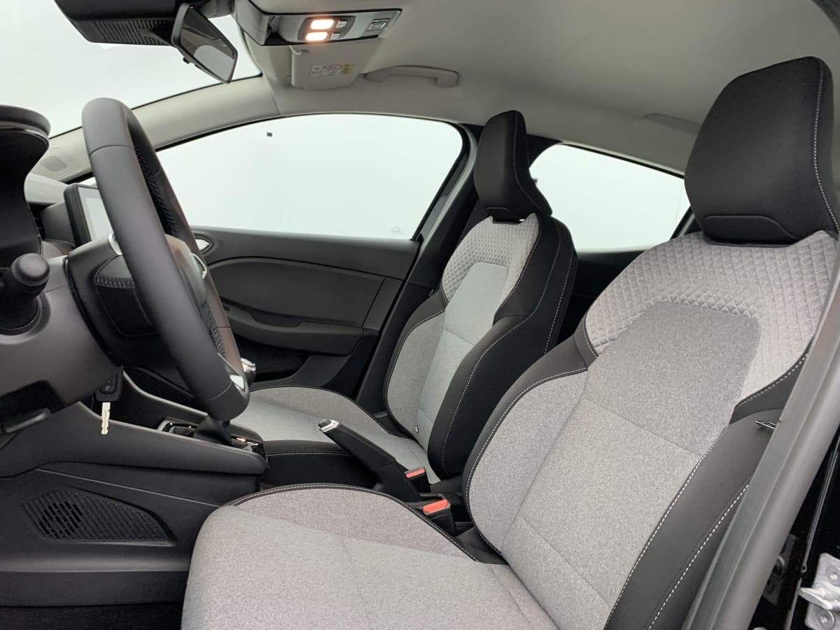 Renault CLIO 5 - Image 16