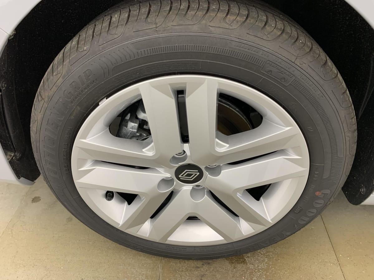 Renault CLIO 5 - Image 22