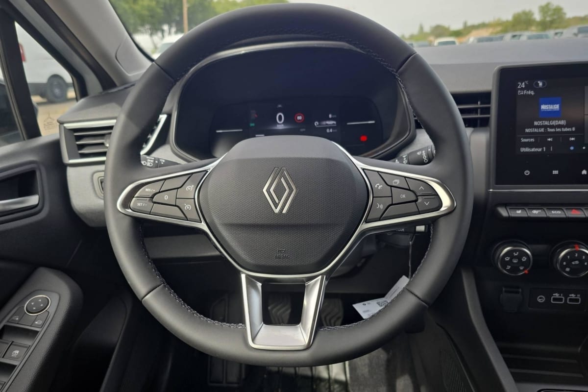 Renault CLIO 5 - Image 14