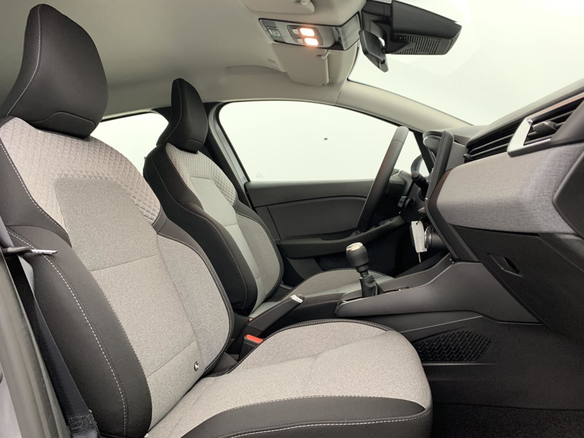 Renault CLIO 5 - Image 32