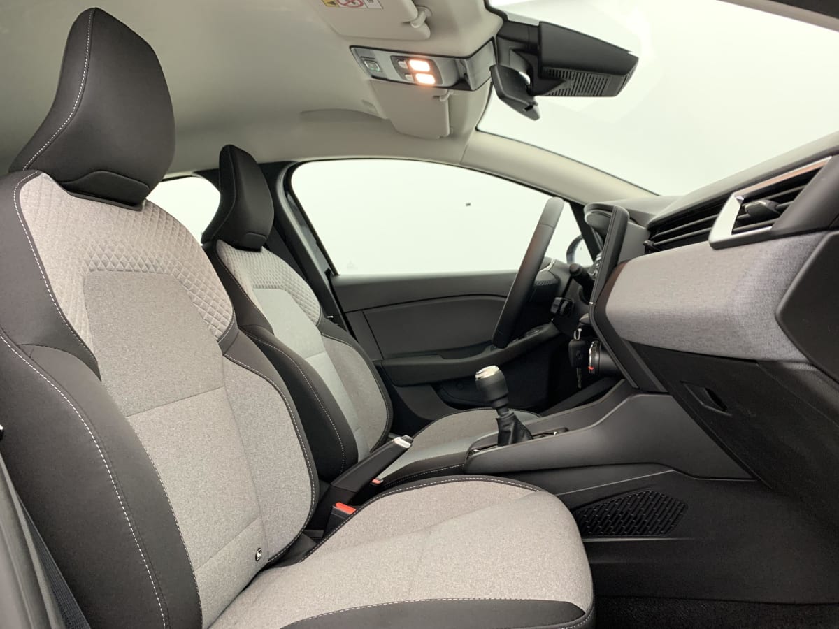 Renault CLIO 5 - Image 9