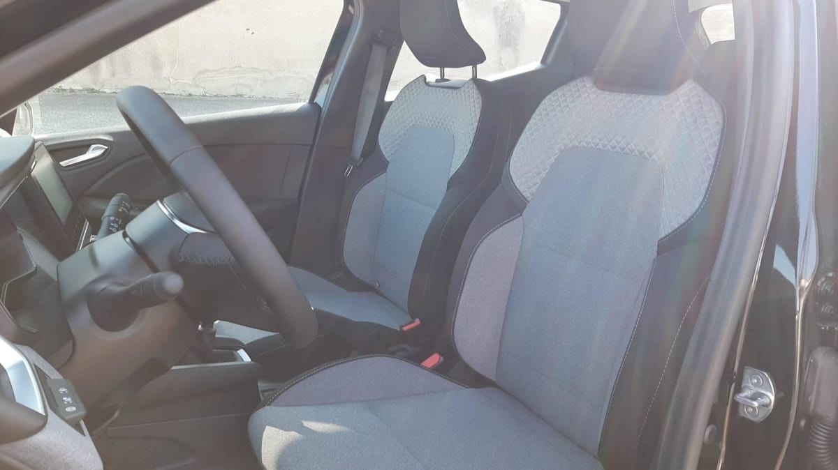 Renault CLIO 5 - Image 19