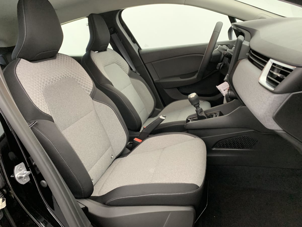 Renault CLIO 5 - Image 33