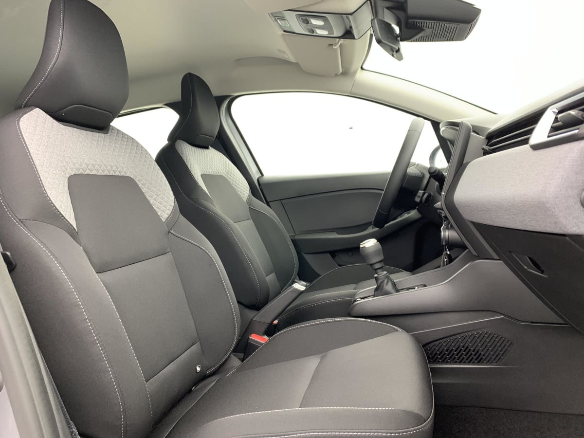 Renault CLIO 5 - Image 33