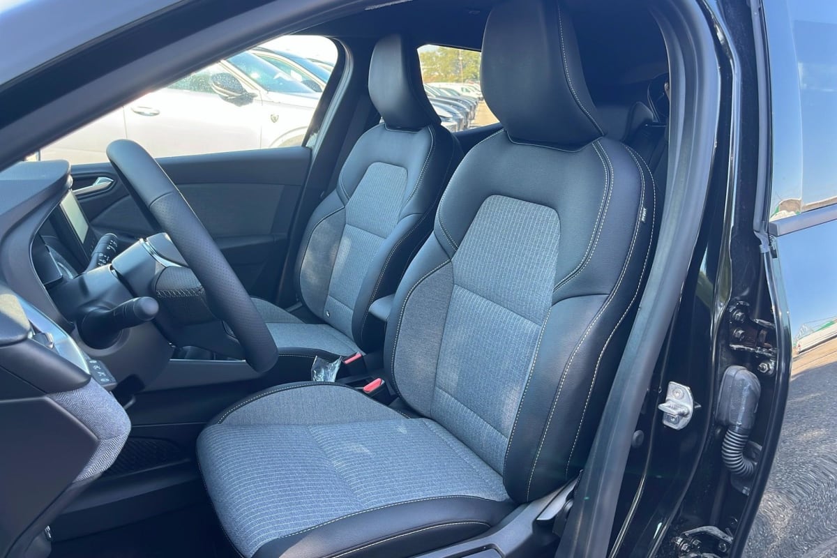 Renault CLIO 5 - Image 20