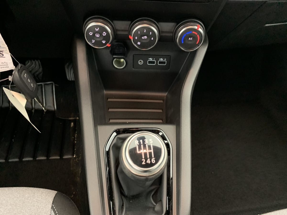 Renault CLIO 5 - Image 18