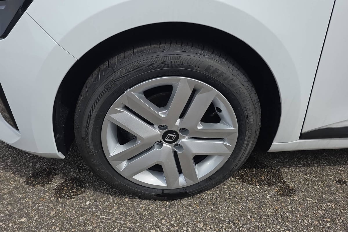 Renault CLIO 5 - Image 25