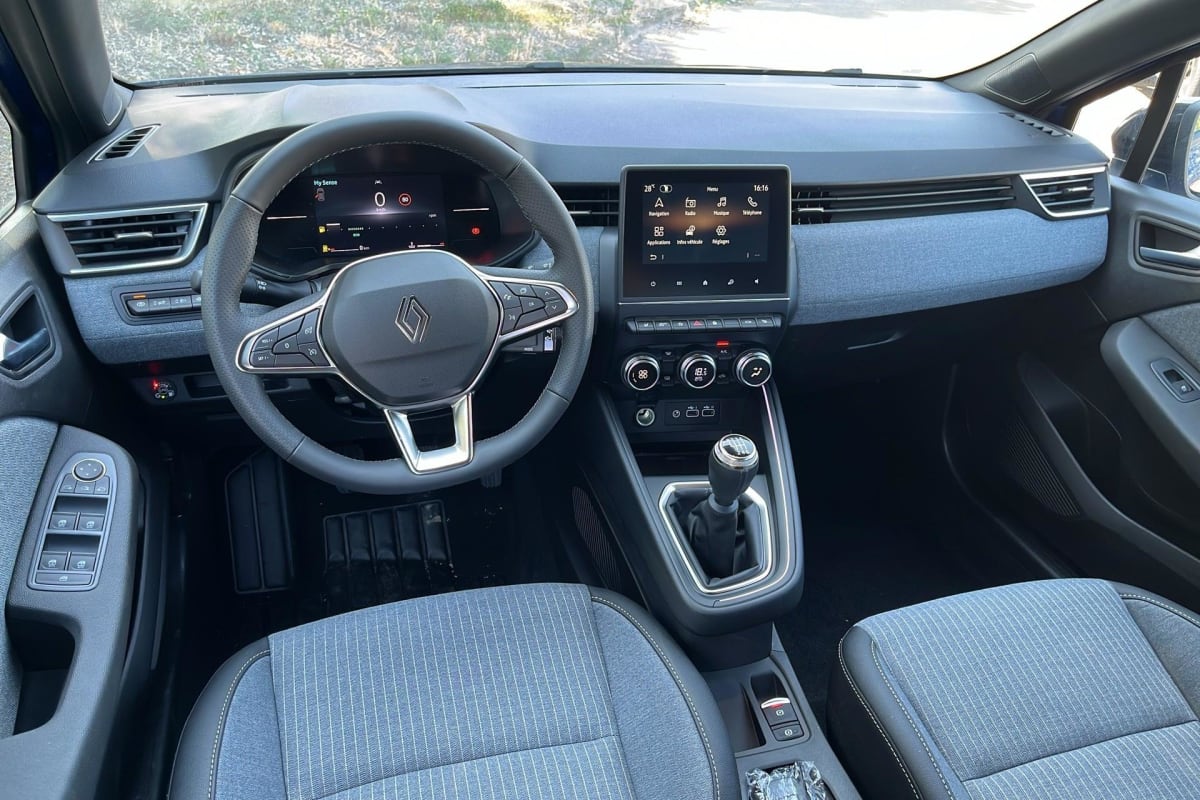 Renault CLIO 5 - Image 40