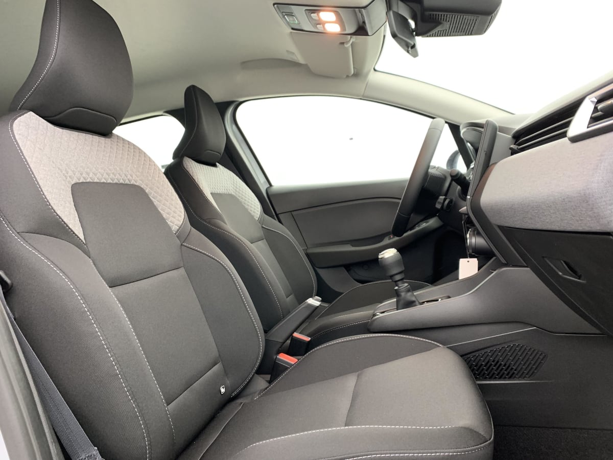 Renault CLIO 5 - Image 9